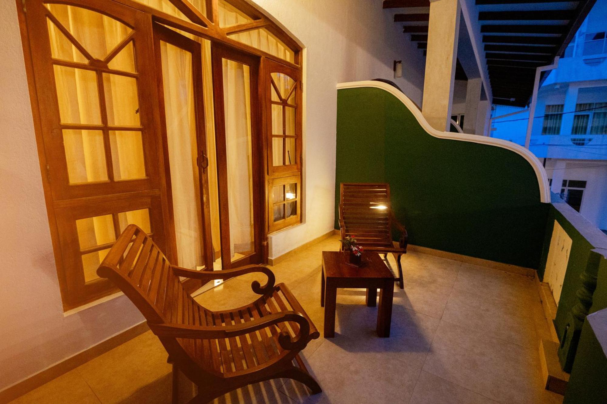Prince Beach Hotel 벤토타 외부 사진