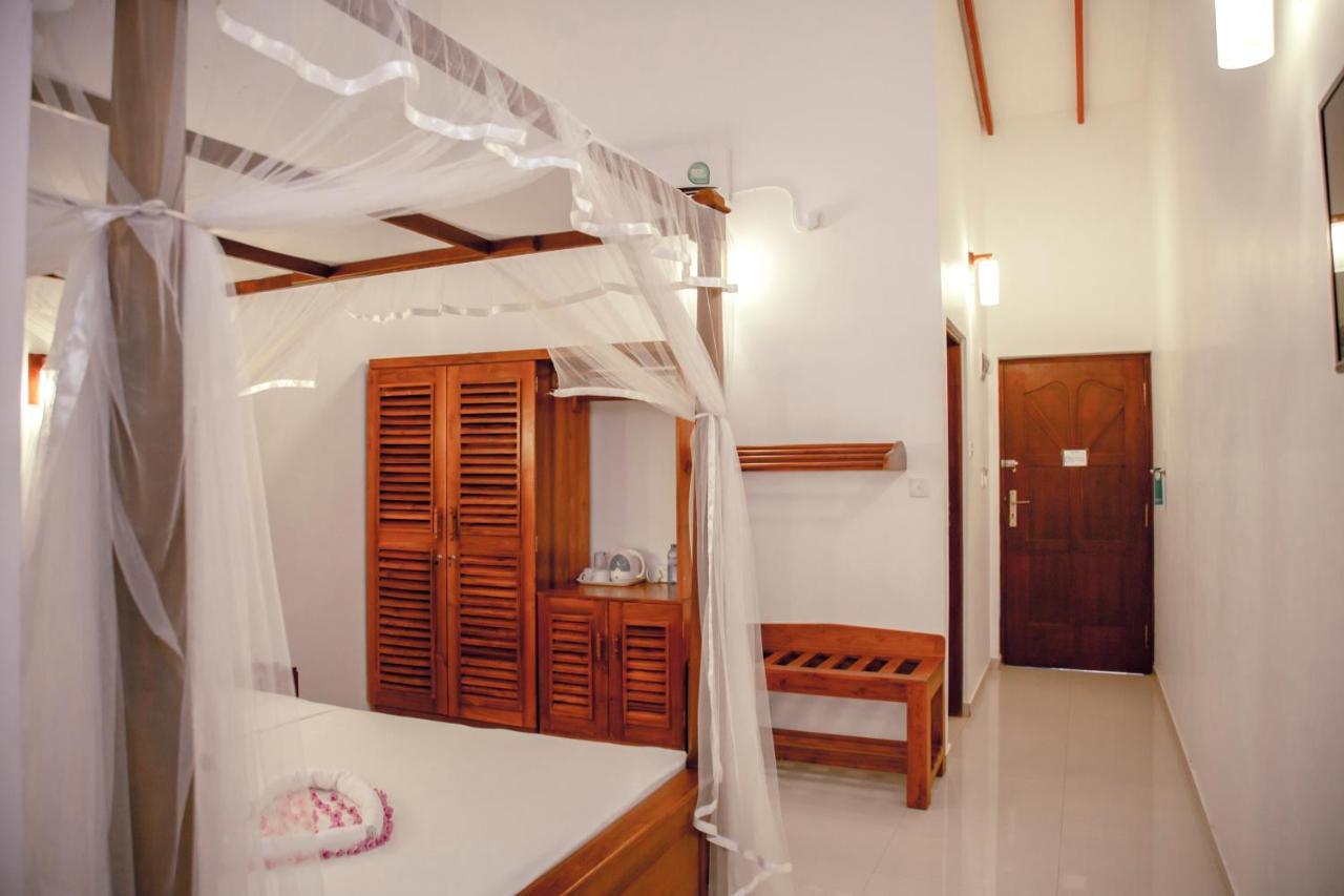 Prince Beach Hotel 벤토타 외부 사진