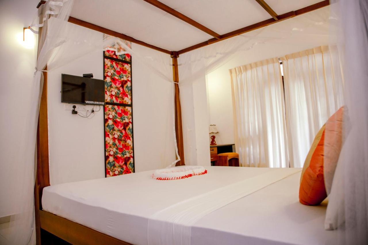 Prince Beach Hotel 벤토타 외부 사진
